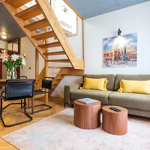 https://tyzenhauz-apartments-superior.krakowhotelspoland.com